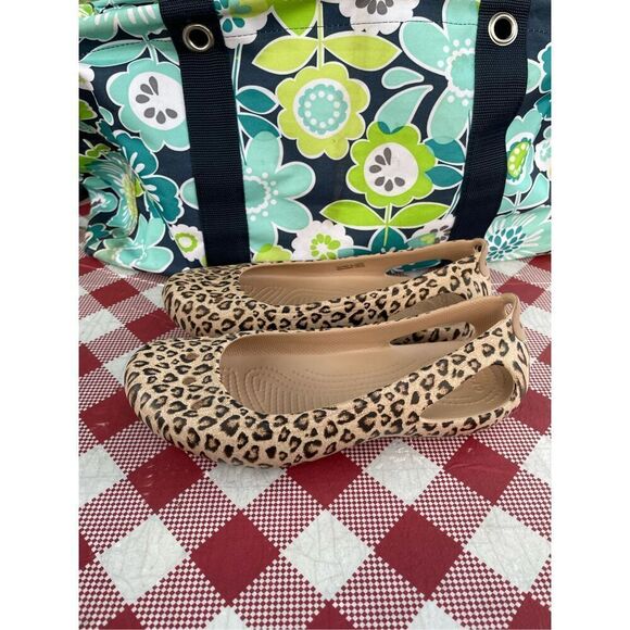 CROCS LAURA GRAPHIC FLAT ballet cheetah print - Picture 4 of 9